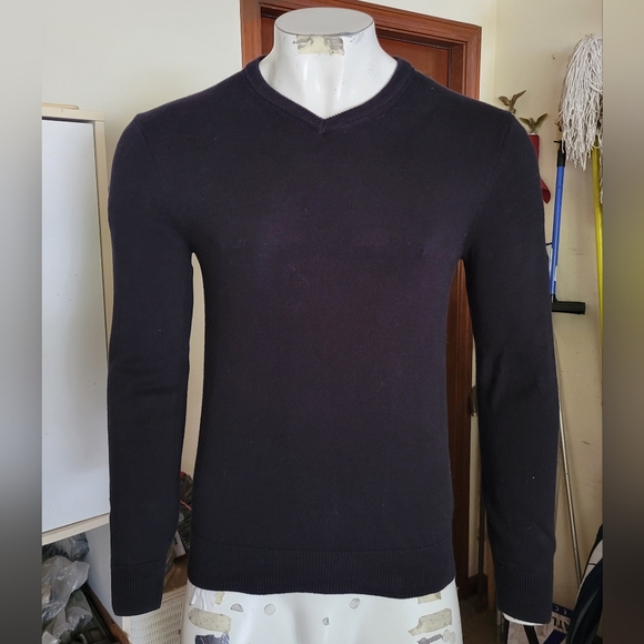 MENS | Amazon Essentials V-Neck Sweater - Picture 1 of 7